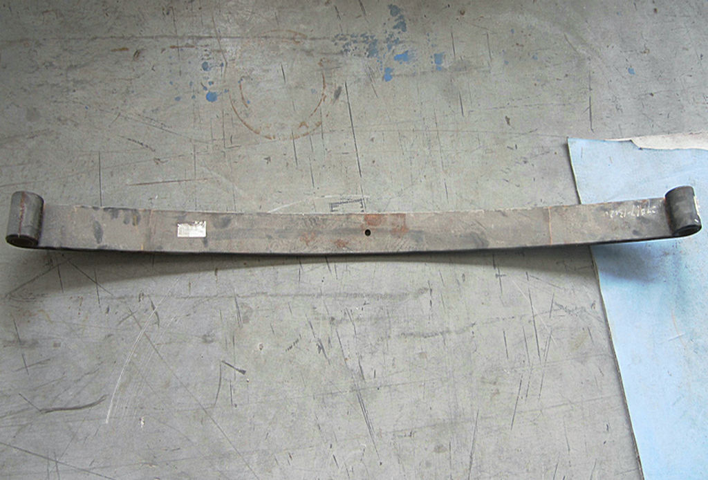 Первый кусок задней стальной пружины