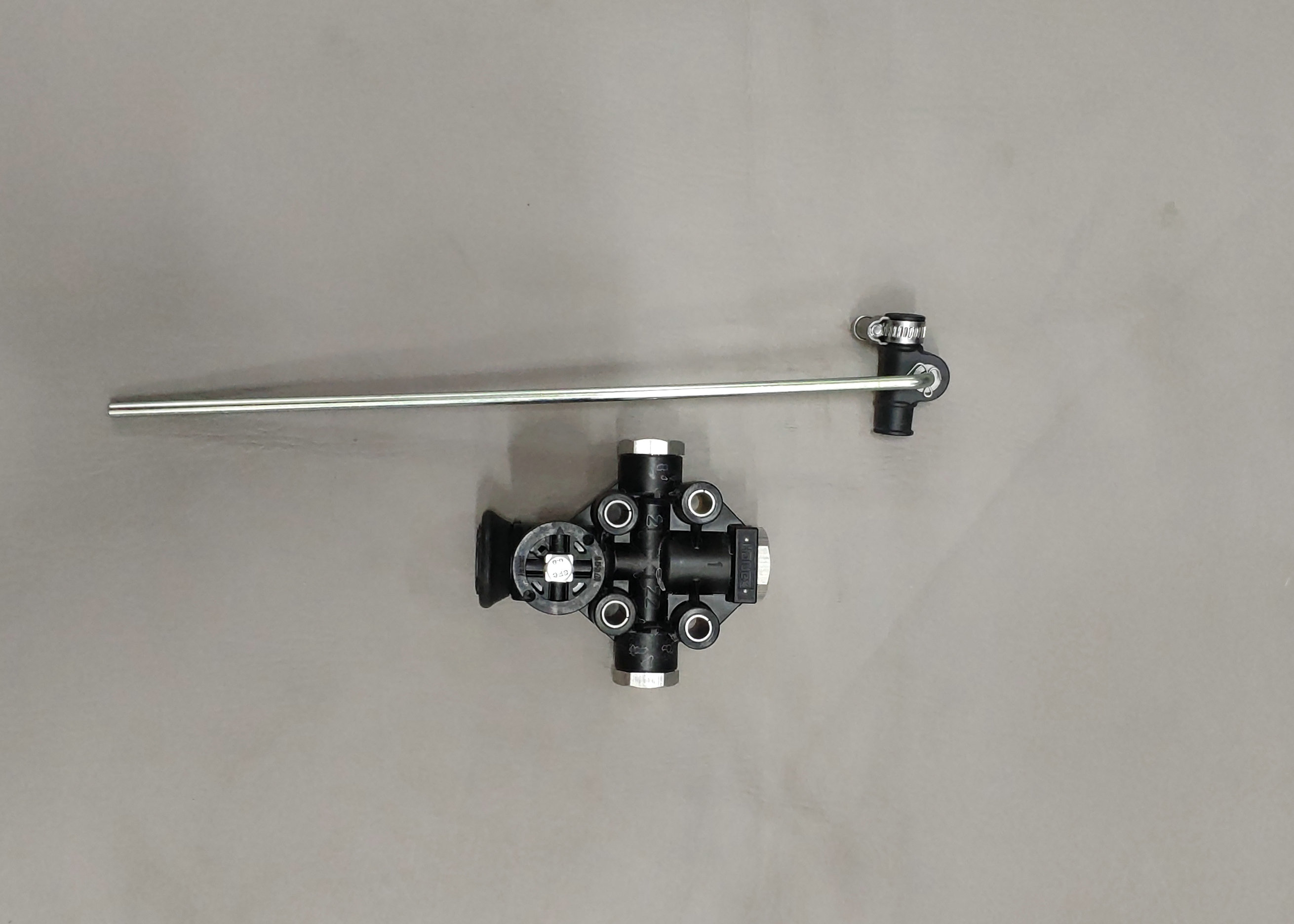 Height valve assembly