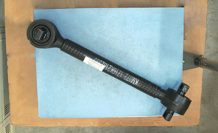 Montage de la tige de poussée d'angle de torsion