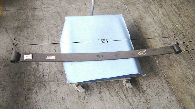 La première pièce de ressort en acier avant