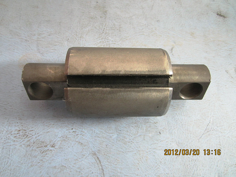 Leaf spring bushing assembly