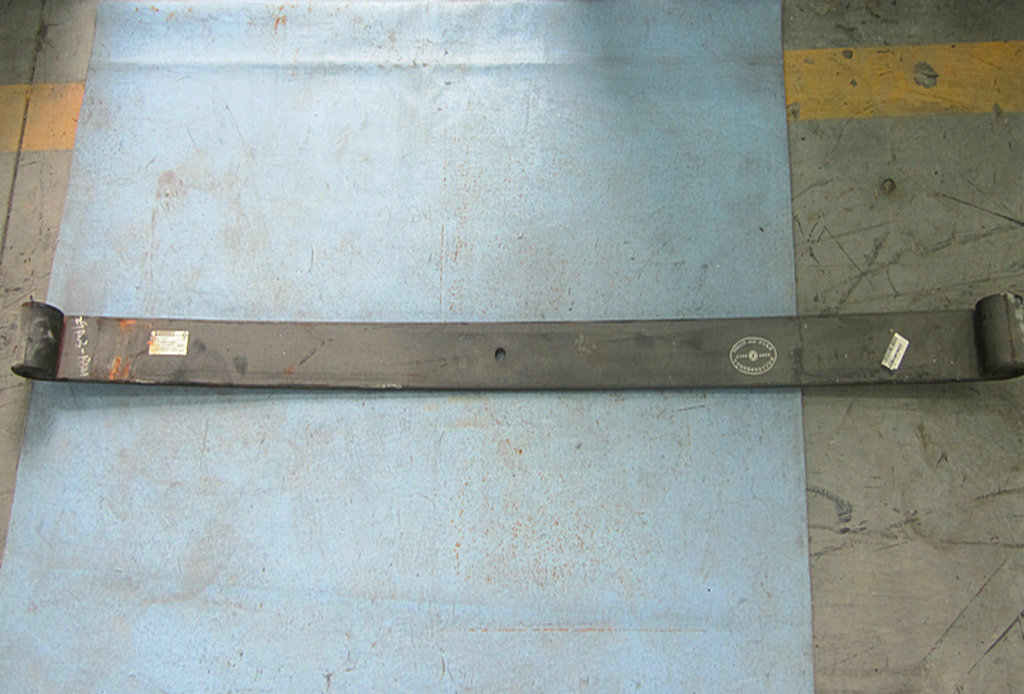 La première pièce de ressort de feuille d'acier arrière