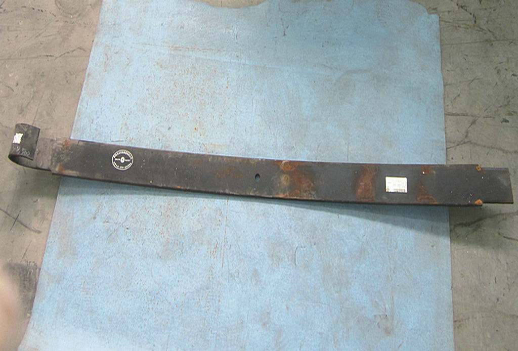 Deuxième morceau de ressort de feuille d'acier arrière