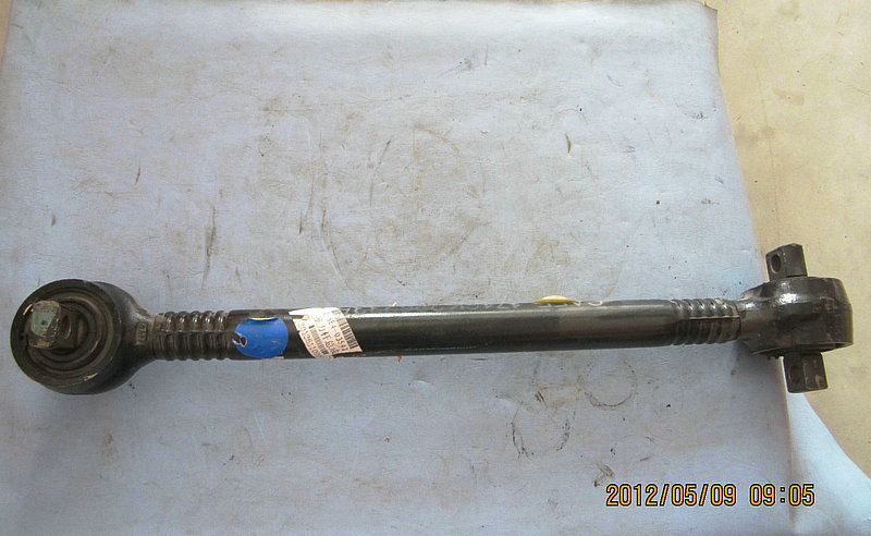 Montage de la tige de poussée d'angle de torsion