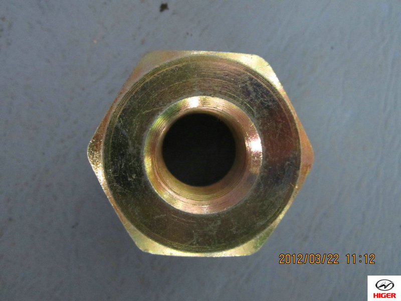 écrou de roue avant gauche-1