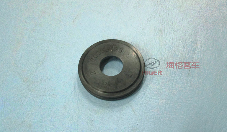 Assemblage des joints d'huile sous l'épingle principale