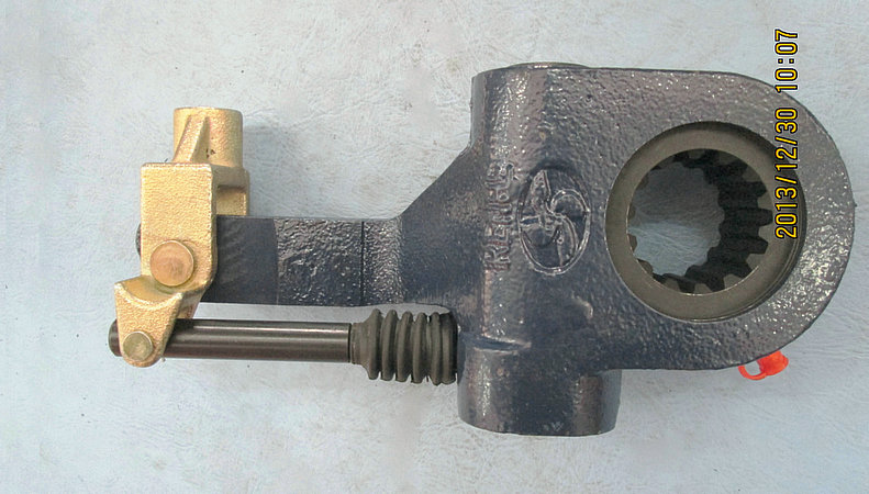 Bras de réglage automatique avant droit