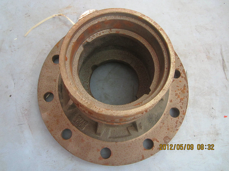 Front wheel hub