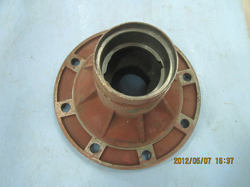 Front wheel hub