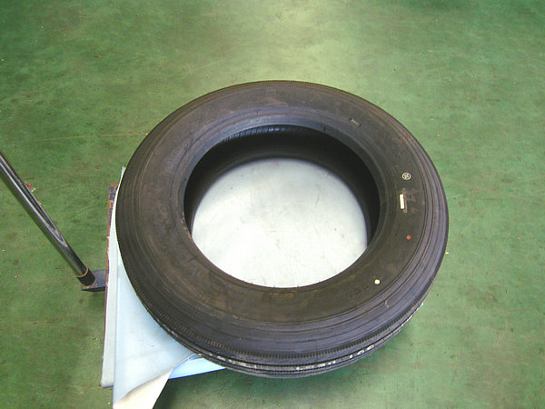 Tires (255/70R22.5 Jiatong)-2