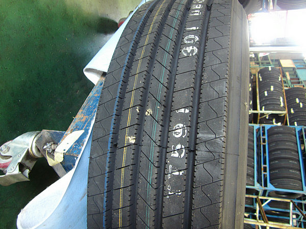 Tires (255/70R22.5 Jiatong)-1