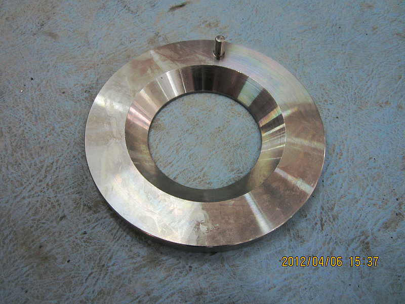 Front hub oil seal seat assembly