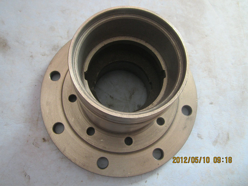 Front wheel hub