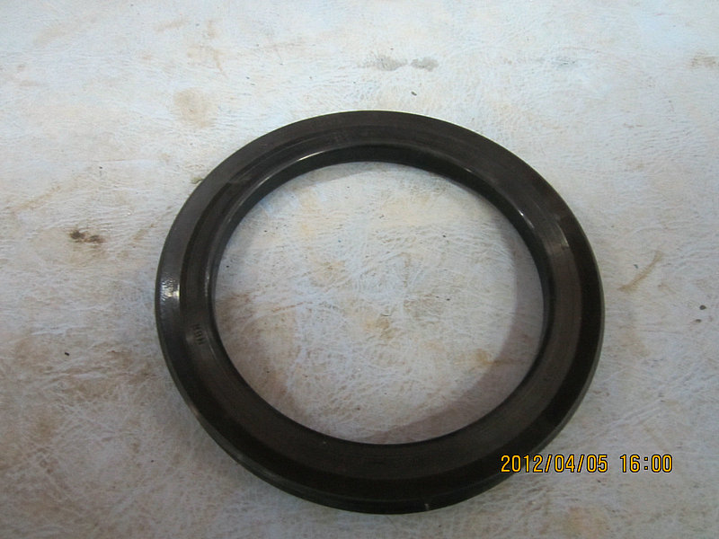 Hub oil seal assembly