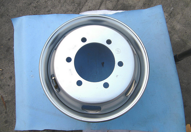 Wheels (6.00X17.5 steel rims)-1