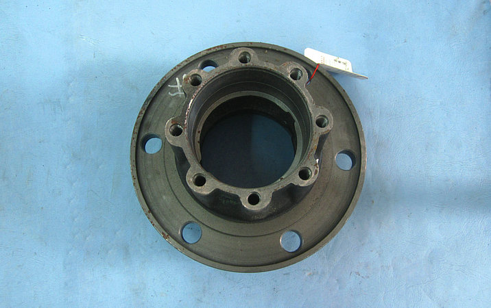 Rear wheel hub