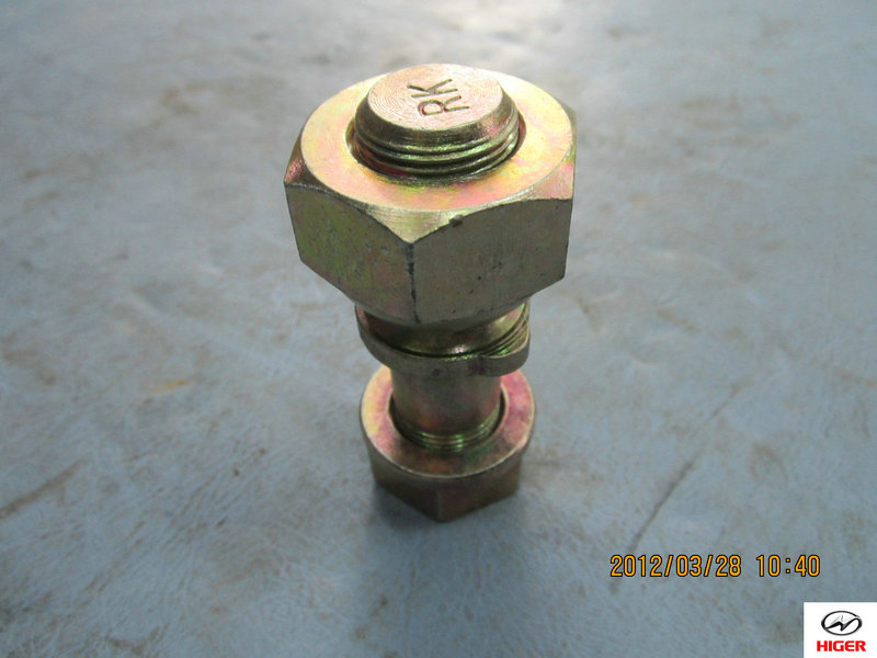 Right front wheel bolt nut assembly