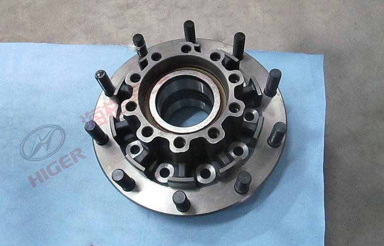 Rear wheel hub