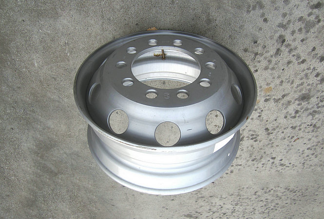 Колеса (8,25*22,5 стальные ободья)-1