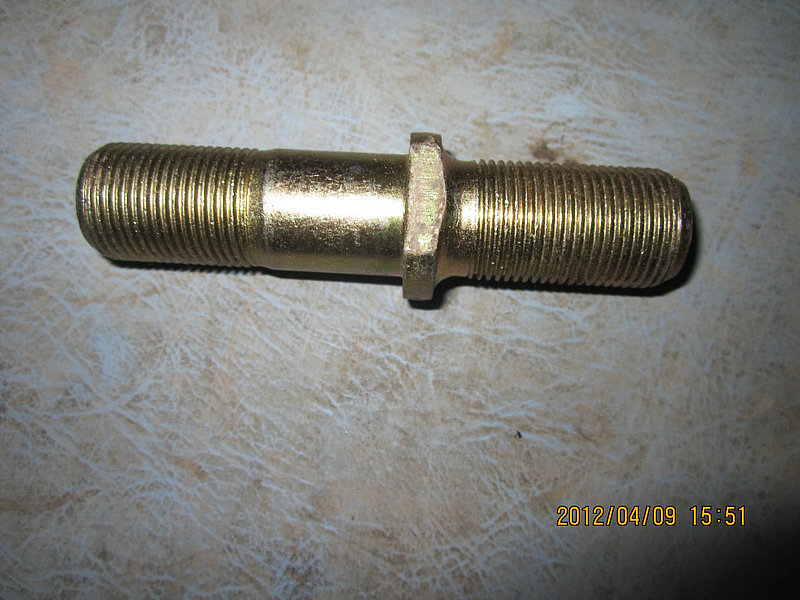 Right wheel bolt