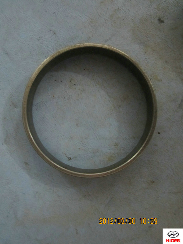 Wheel oil seal outer ring