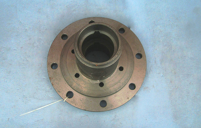 Front wheel hub
