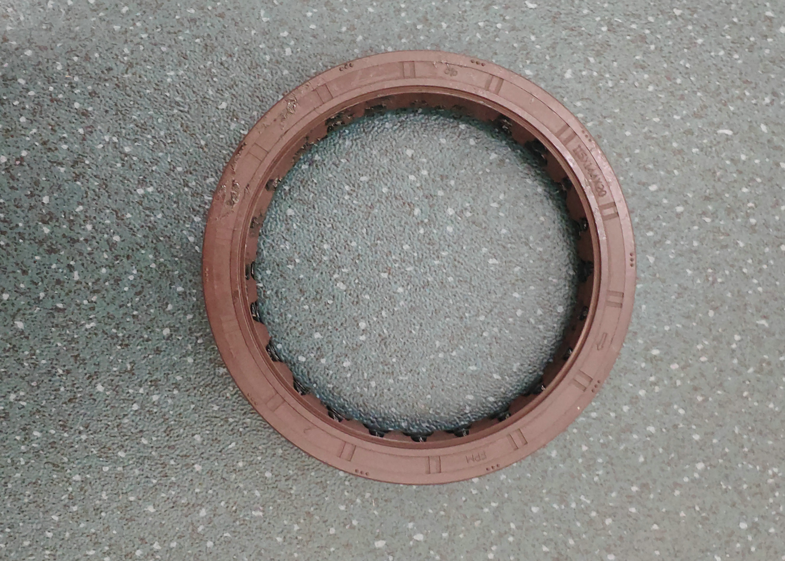 Hub oil seal (right)-1