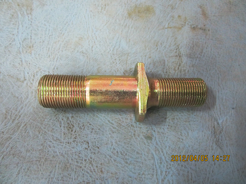 Rear right wheel bolt