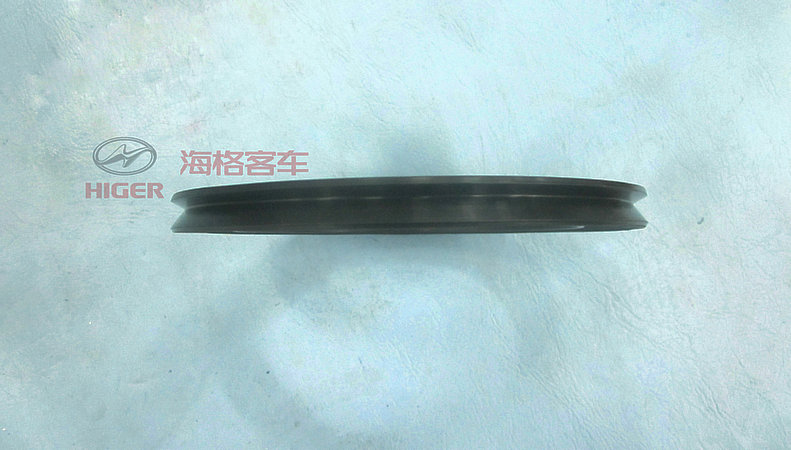 Hub oil seal assembly