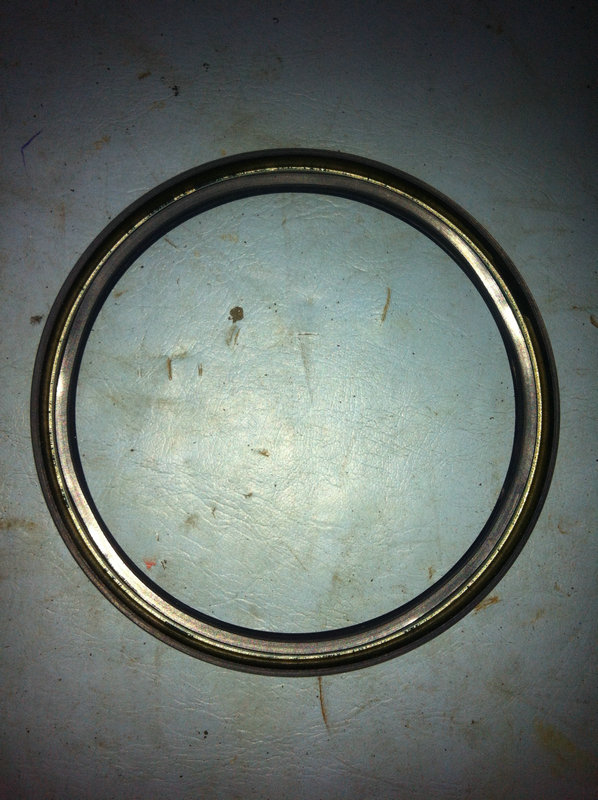 Oil seal assembly
