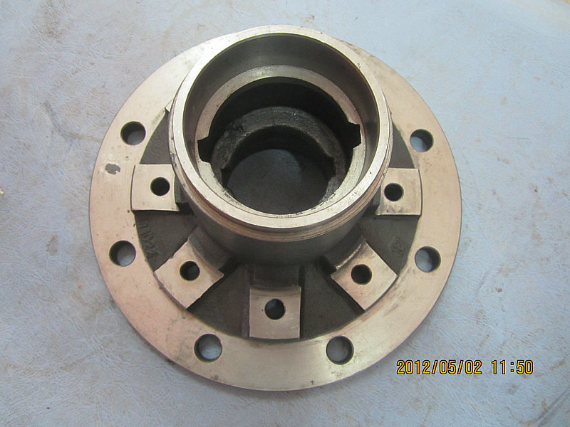 Front wheel hub