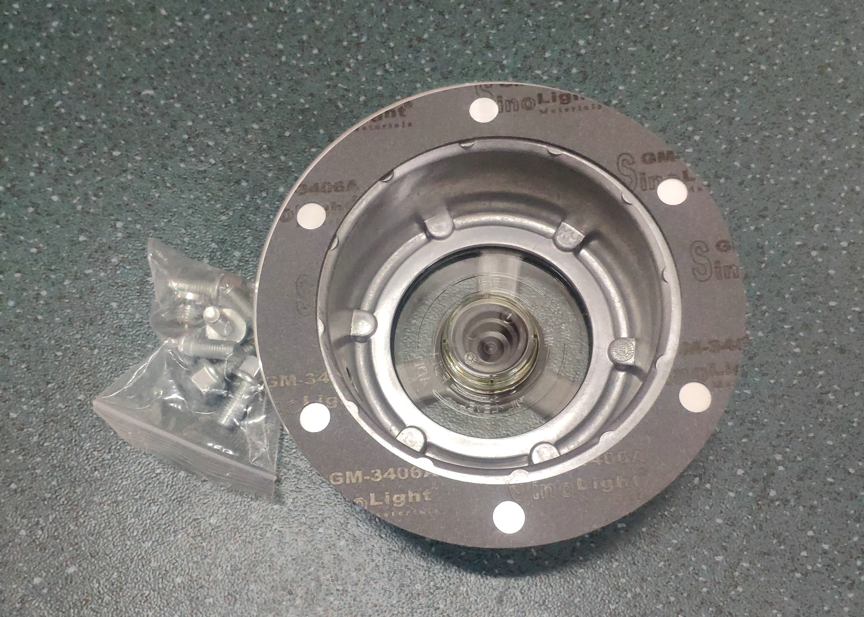 Front hub cap assembly