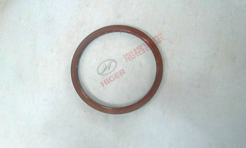 Assemblage de joint d'huile de moyeu de roue arrière droite