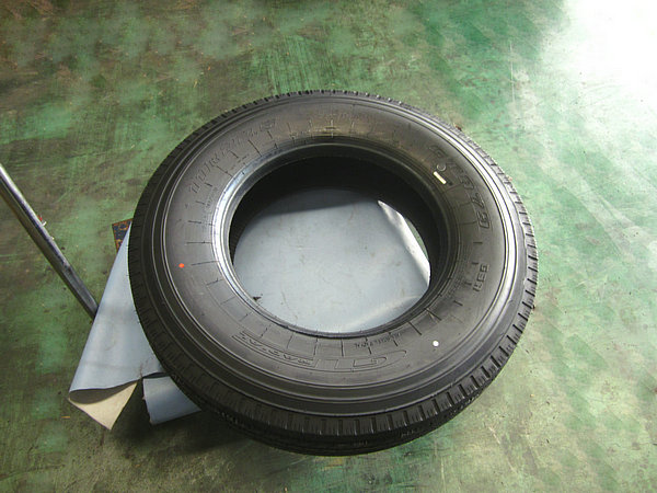Tires (11R22.5 dual-money RR100)