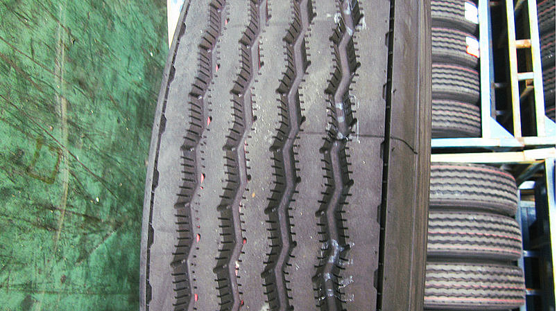 Tires (11R22.5 dual-money RR100)-2