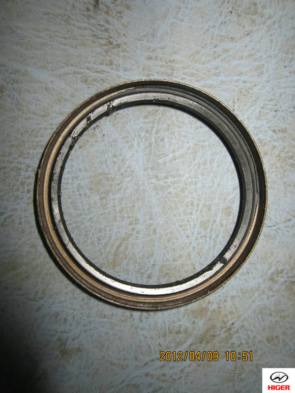 Assemblage de joint d'huile à moitié arbre