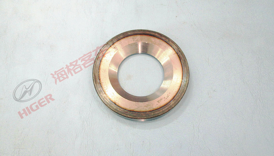 Front oil seal seat assembly