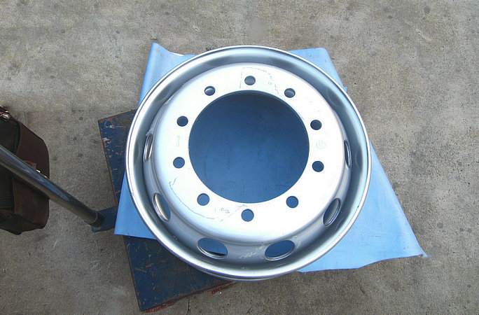 Roues (9,00*22.5 anneaux en acier)