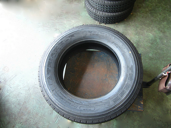 Tires (275/70R22.5 domestic bus 16PR)