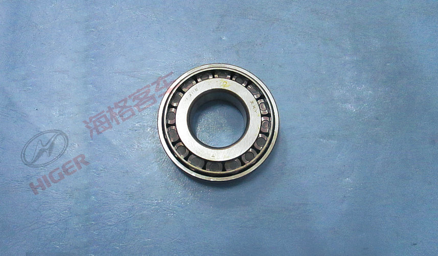 Front wheel hub outer bearing assembly