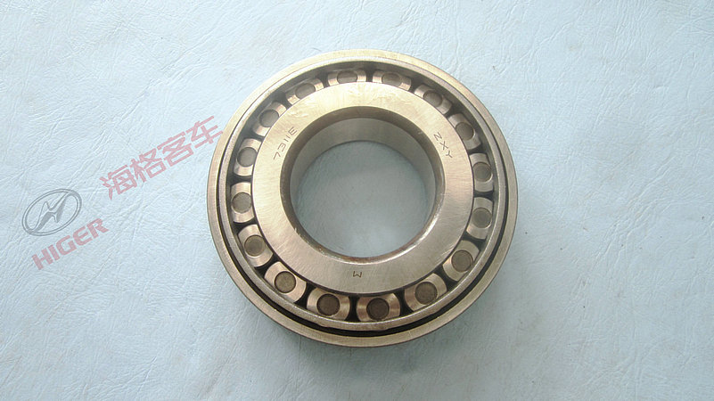 Front hub outer bearing assembly