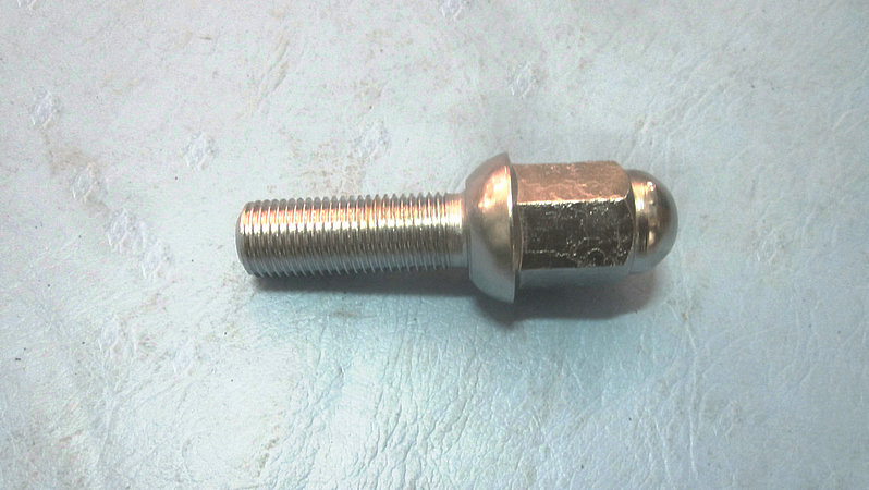 Aluminum hub bolts