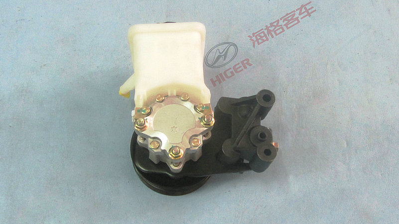 Power steering pump (with bracket)