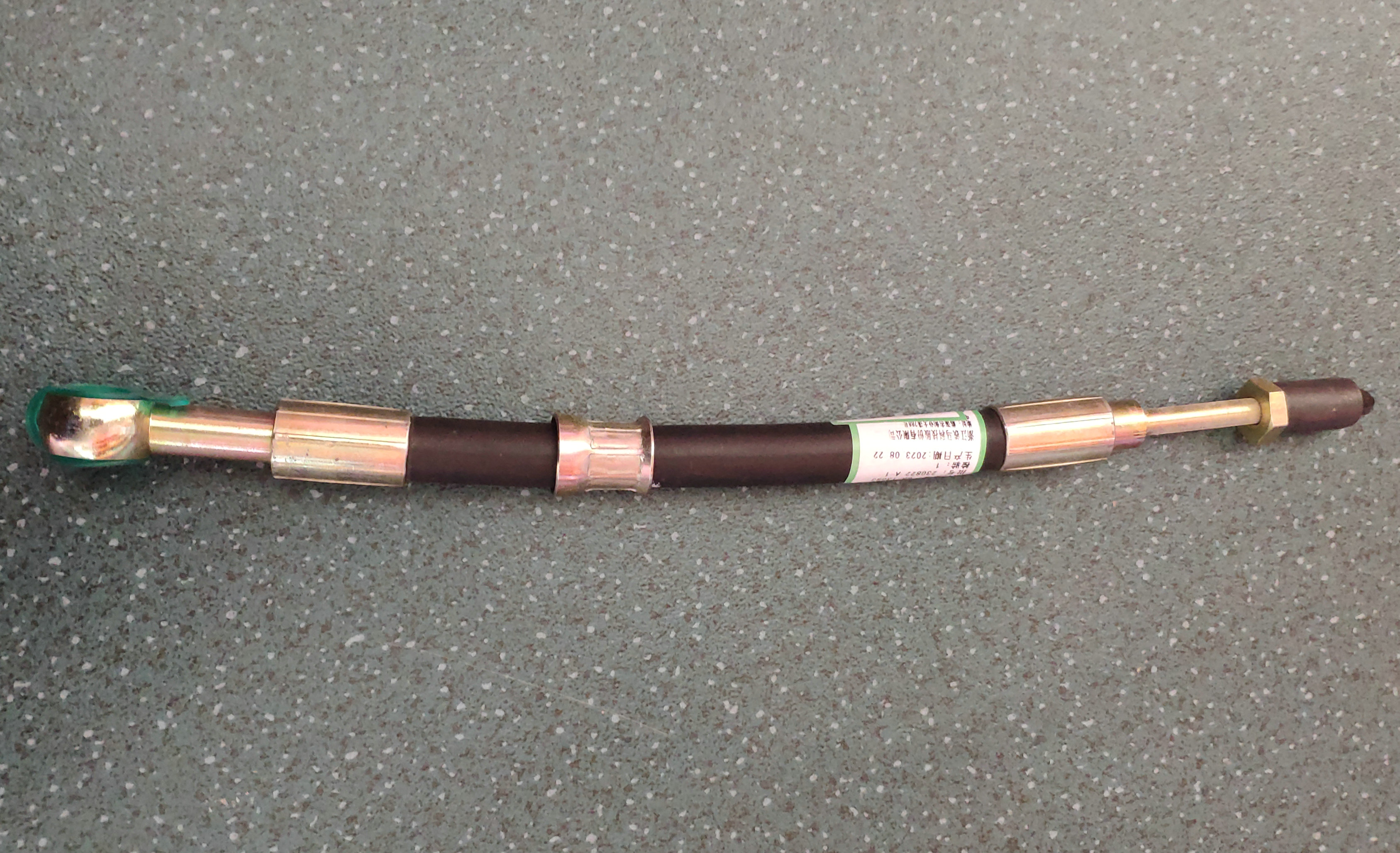 Turn to high pressure hose assembly