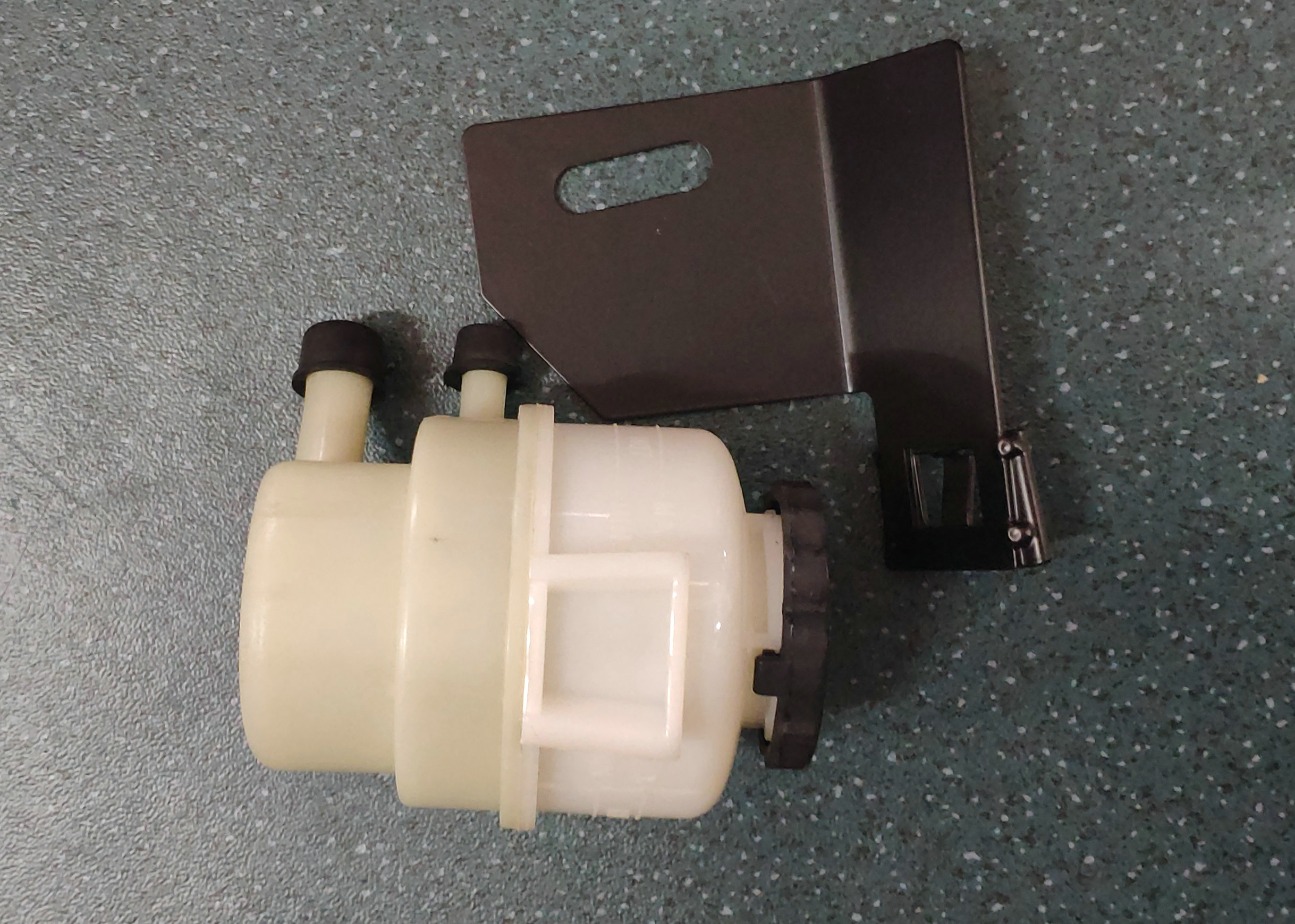 Power steering oil tank (with bracket)
