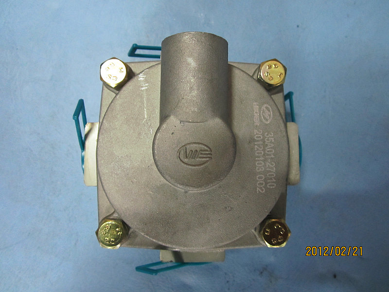 Релейный клапан