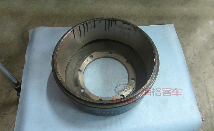 Rear brake drum-1