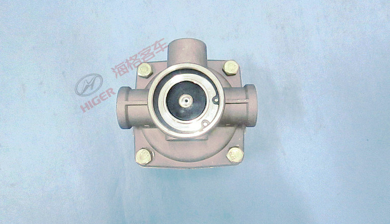 Differential relay valve