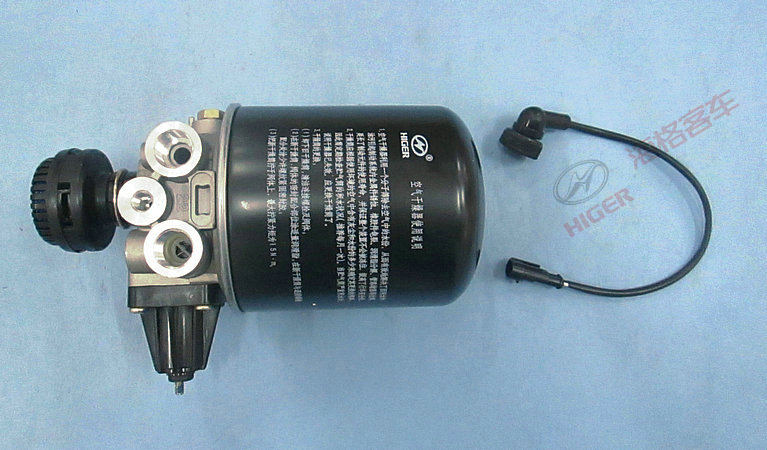 Air dryer (with pressure regulating valve)