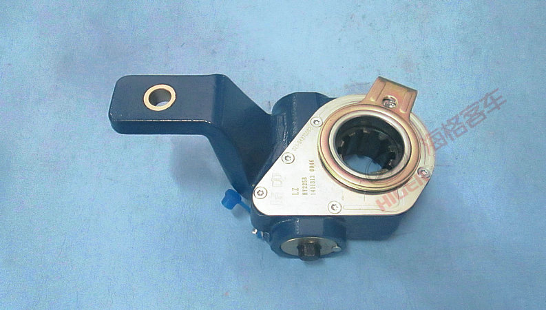 Right brake clearance automatic adjustment arm assembly